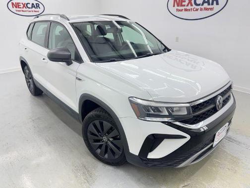 Pure White 2022 Volkswagen Taos 1.5T S