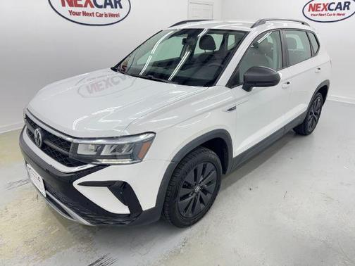 Pure White 2022 Volkswagen Taos 1.5T S