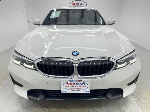 2019 BMW 330 i