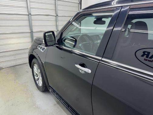Black Obsidian 2017 INFINITI QX80