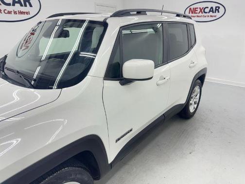 Alpine White 2018 Jeep Renegade Latitude
