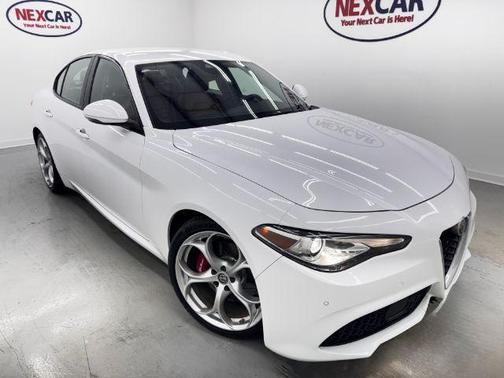 White 2019 Alfa Romeo Giulia Ti