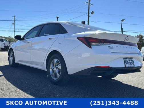 2021 Hyundai ELANTRA SE