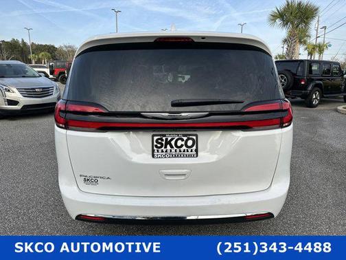 2022 Chrysler Pacifica Touring L