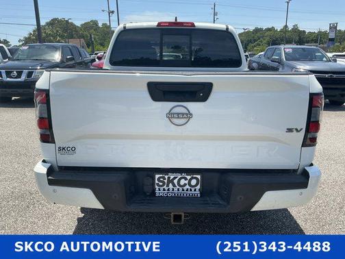 Glacier White 2022 Nissan Frontier SV