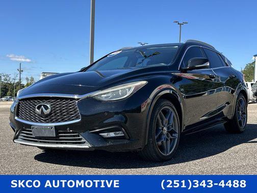 2017 INFINITI QX30 Premium
