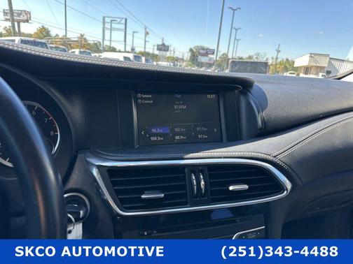 2017 INFINITI QX30 Premium