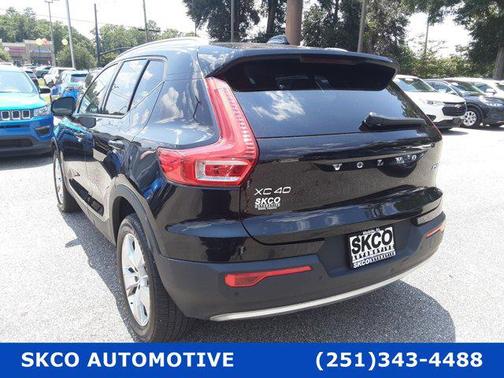 2020 Volvo XC40 T5 Momentum