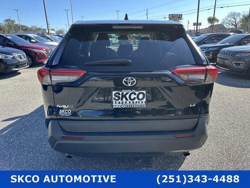 2022 Toyota RAV4 LE