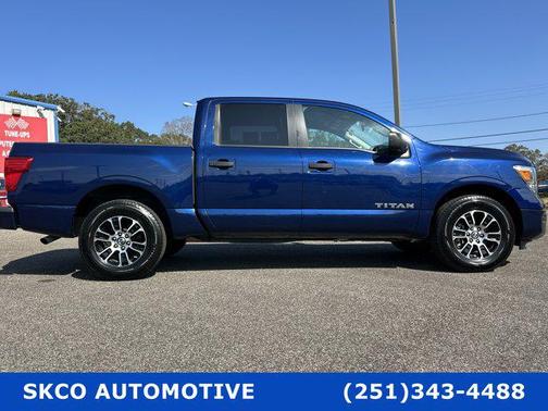 2022 Nissan Titan SV