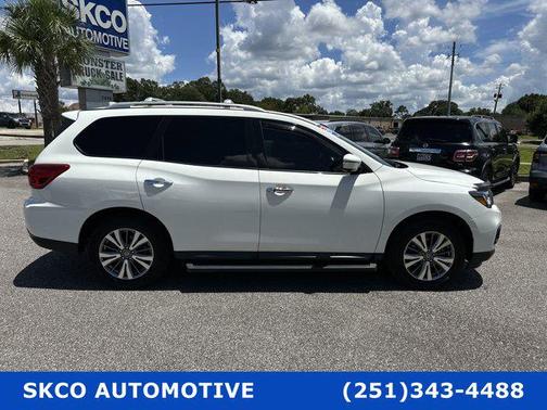 2019 Nissan Pathfinder SL