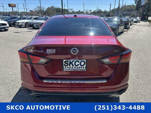 2022 Nissan Altima SR FWD