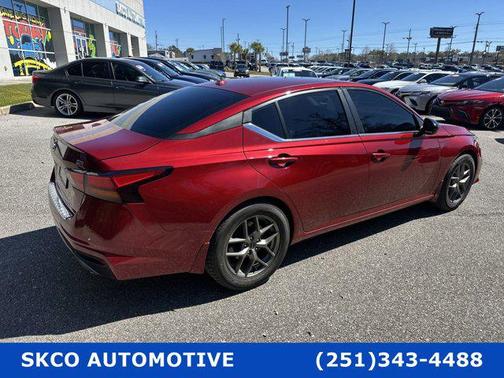 2022 Nissan Altima SR FWD