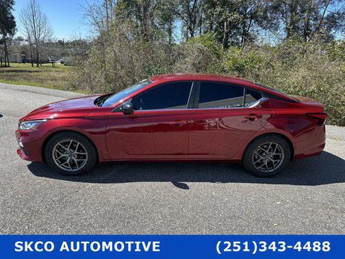 2022 Nissan Altima SR FWD