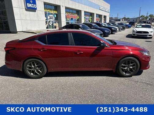 2022 Nissan Altima SR FWD