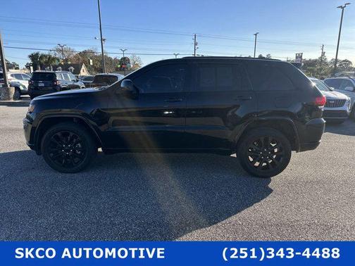 2022 Jeep Grand Cherokee Laredo