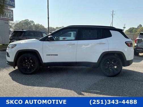 Bright White Clearcoat 2022 Jeep Compass Latitude