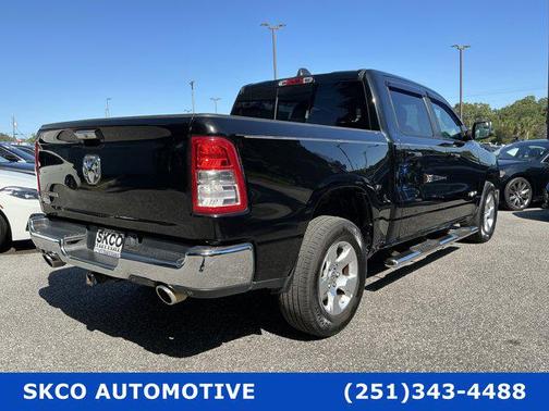 Diamond Black Crystal Pearlcoat 2019 RAM 1500 Big Horn