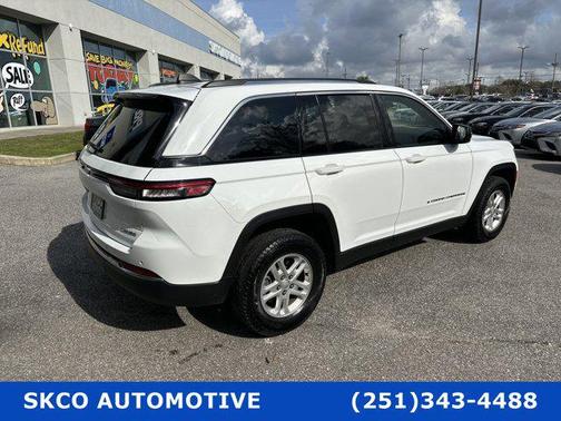 2022 Jeep Grand Cherokee Laredo