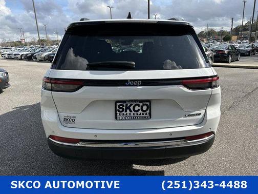 2022 Jeep Grand Cherokee Laredo