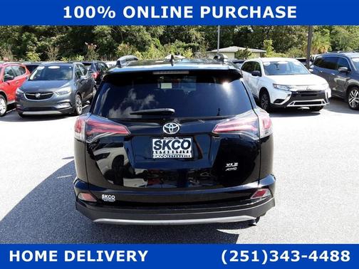 Photo 4 of 35 of 2018 Toyota RAV4 Adventure