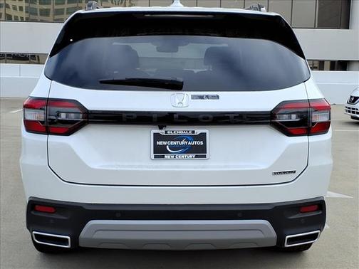 2025 Honda Pilot Touring 8-Passenger