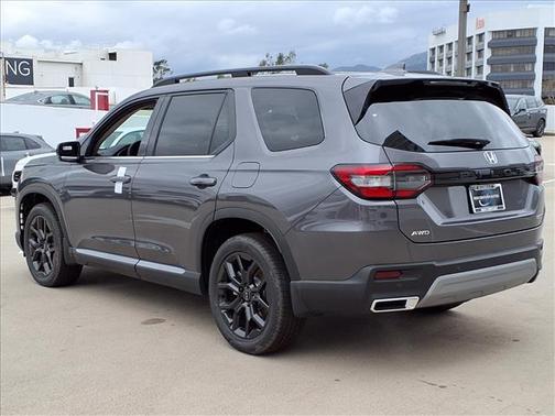 2025 Honda Pilot Touring 8-Passenger