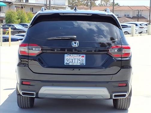 2023 Honda Pilot AWD Elite