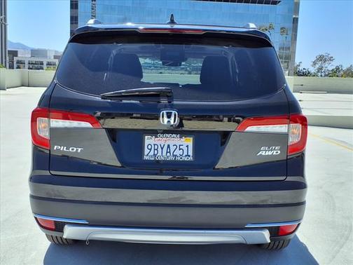 2022 Honda Pilot AWD Elite