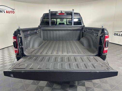 Diamond Black Crystal Pearlcoat 2019 RAM 1500 Rebel