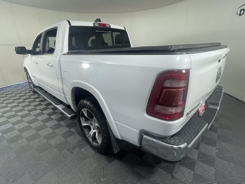 Ivory White Tri-Coat Pearlcoat 2021 RAM 1500 Laramie