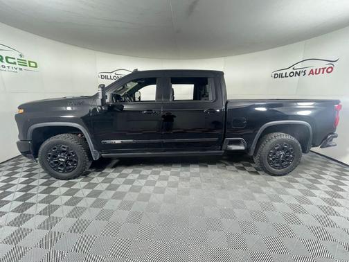 Black 2024 Chevrolet Silverado 2500 High Country