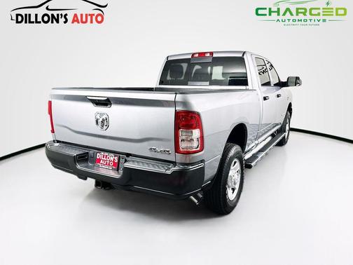 2022 RAM 3500 Tradesman Crew Cab 4x4 6'4' Box