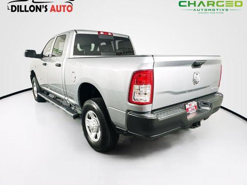 2022 RAM 3500 Tradesman Crew Cab 4x4 6'4' Box