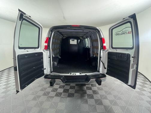 2023 GMC Savana 2500 Work Van