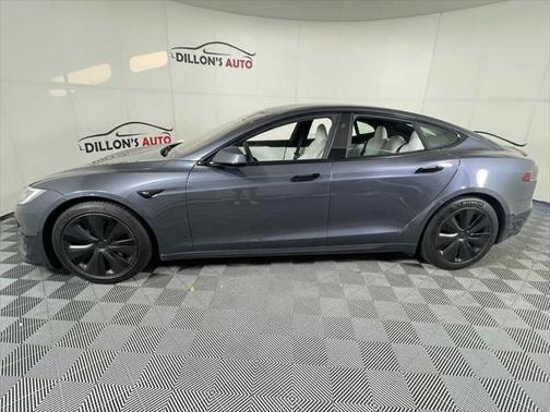 2022 Tesla Model S Plaid