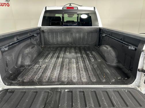 Bright White Clearcoat 2022 RAM 1500 Sport