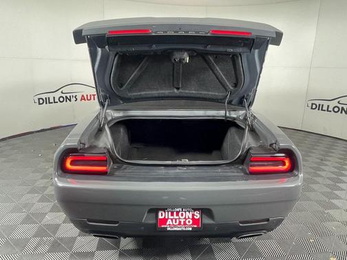 2017 Dodge Challenger SXT