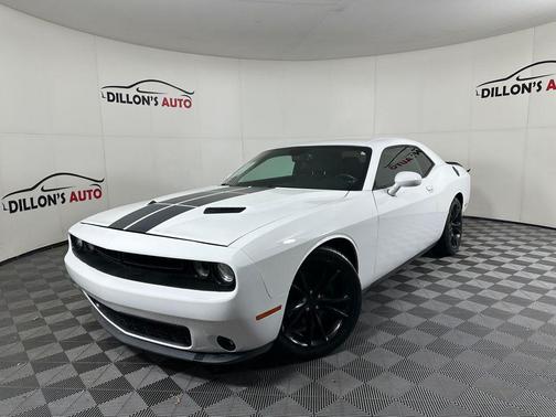 2016 Dodge Challenger SXT