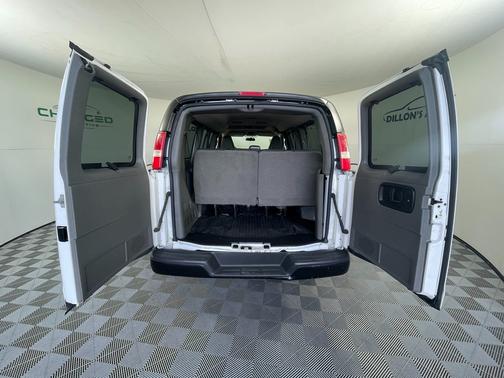 Summit White 2016 Chevrolet Express 2500 LS
