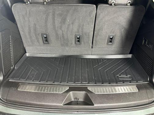 Frosted Pine Metallic 2023 GMC Yukon Denali