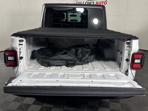 Bright White Clearcoat 2020 Jeep Gladiator Sport