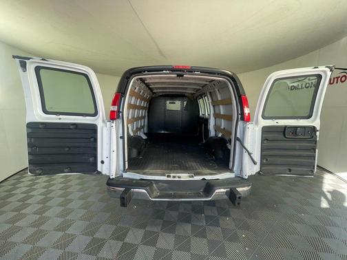 2023 GMC Savana 2500 Work Van