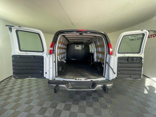 2023 GMC Savana 2500 Work Van