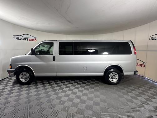 Silver Ice Metallic 2016 Chevrolet Express 3500 LT