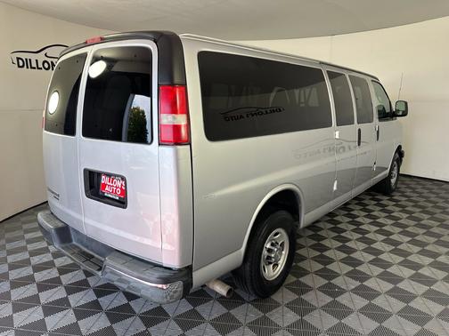 Silver Ice Metallic 2016 Chevrolet Express 3500 LT