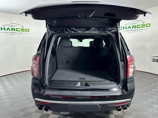 2023 Chevrolet Suburban 4WD High Country