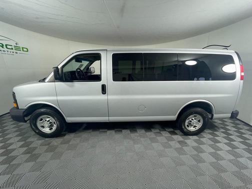 2015 Chevrolet Express 2500 LS