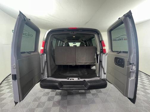 2015 Chevrolet Express 2500 LS