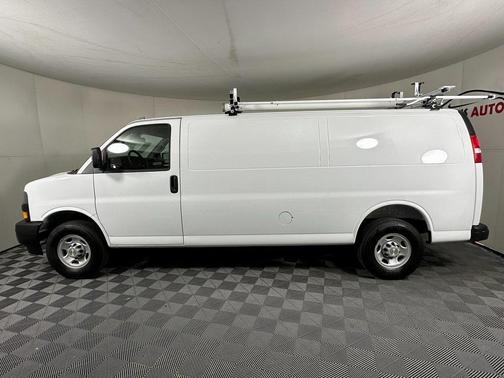 2025 Chevrolet Express 2500 RWD 2500 Extended Wheelbase WT